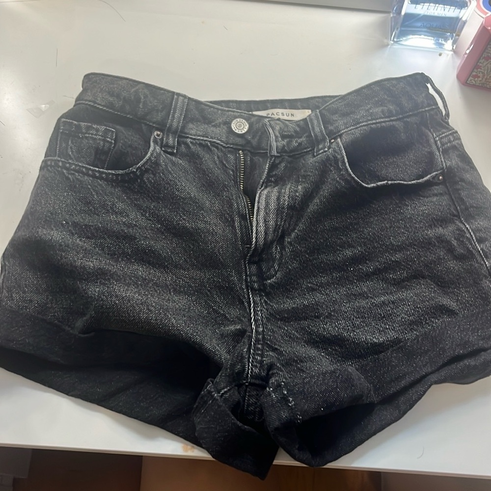 Pacsun Women’s Stretch Mom shorts